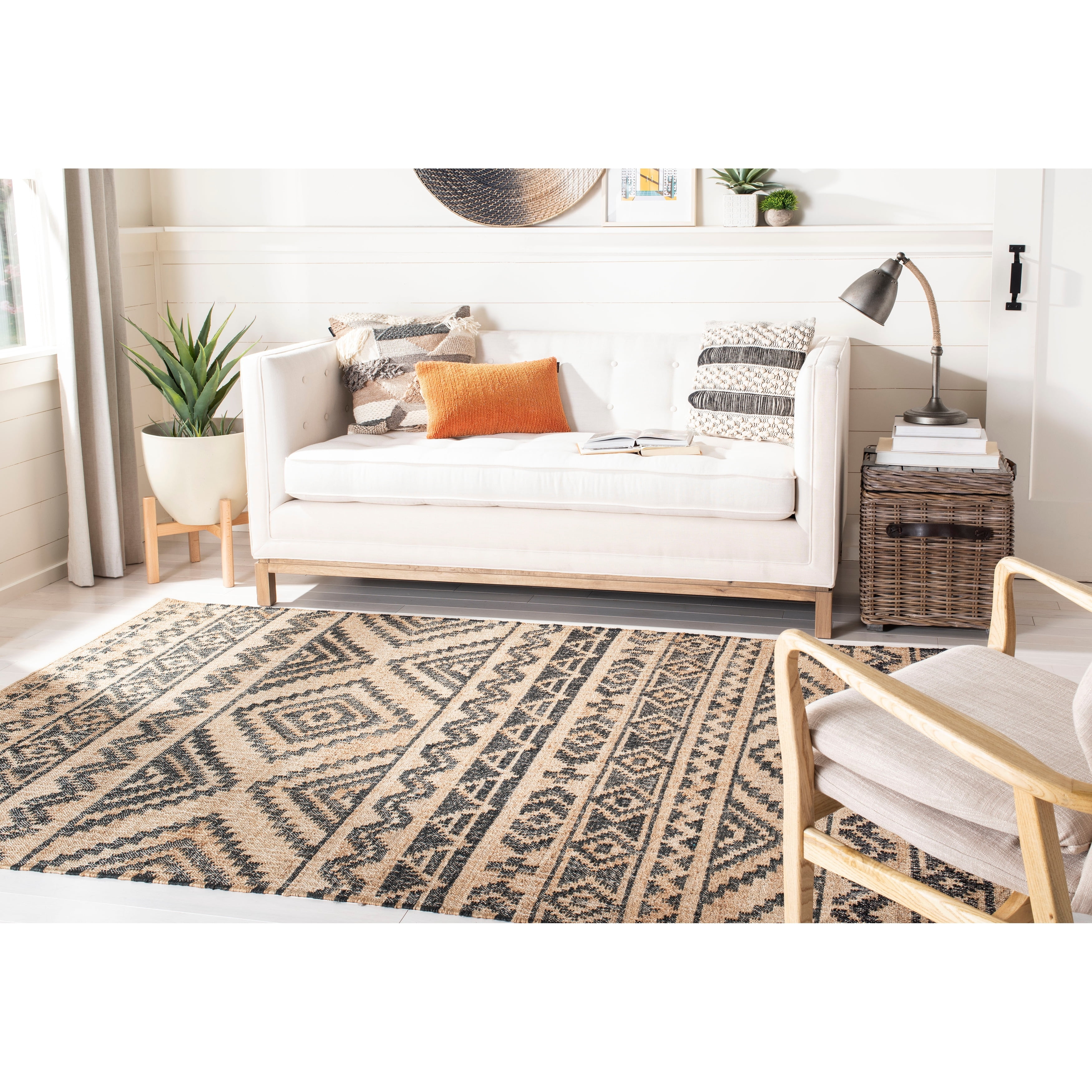 SAFAVIEH Kilim Jaylee Geometric Aztec Area Rug, Natural/Charcoal, 5' x 8'