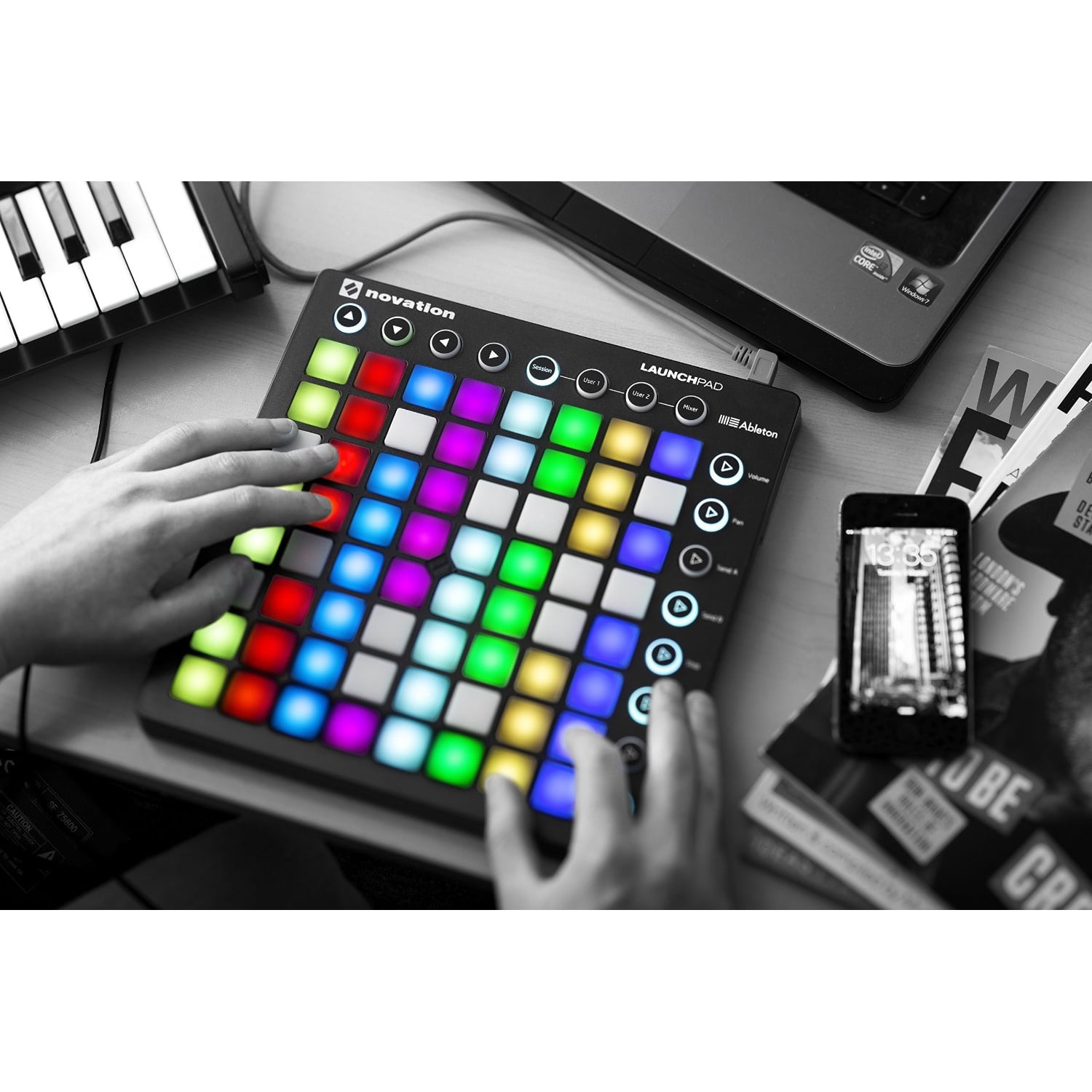 LAUNCHPAD MK2【付属品付き】 Amazon | NOVATION ノベーション グリッドコントローラー