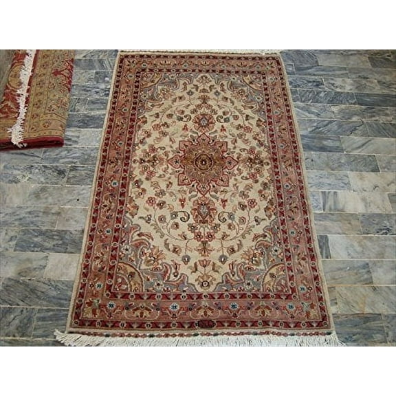 Ahmedani Linen Rectangle Adult Indoor Area Rug Ivory Medallion Floral Hand Knotted Wool Silk Indoor Carpet (5x3) Foot