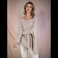 thumbnail image 4 of Suéter Tipo Poncho de Punto Extragrande, Informal, con Cuello en V, Mangas Murciélago y Dobladillo con Flecos para Mujer. Albaricoque S/M, 4 of 10