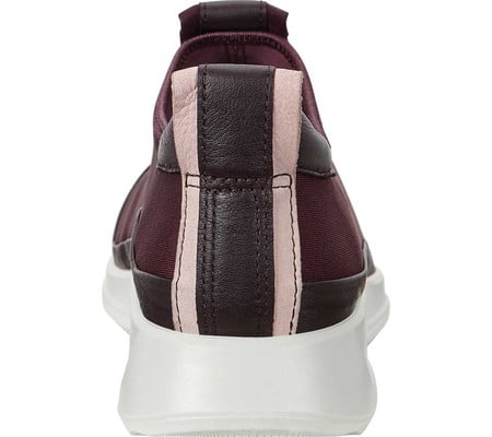 ecco flexure runner slip on