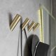 thumbnail image 5 of Juego de 4 ganchos de pared en oro cepillado para servilletas y albornoces., 5 of 5