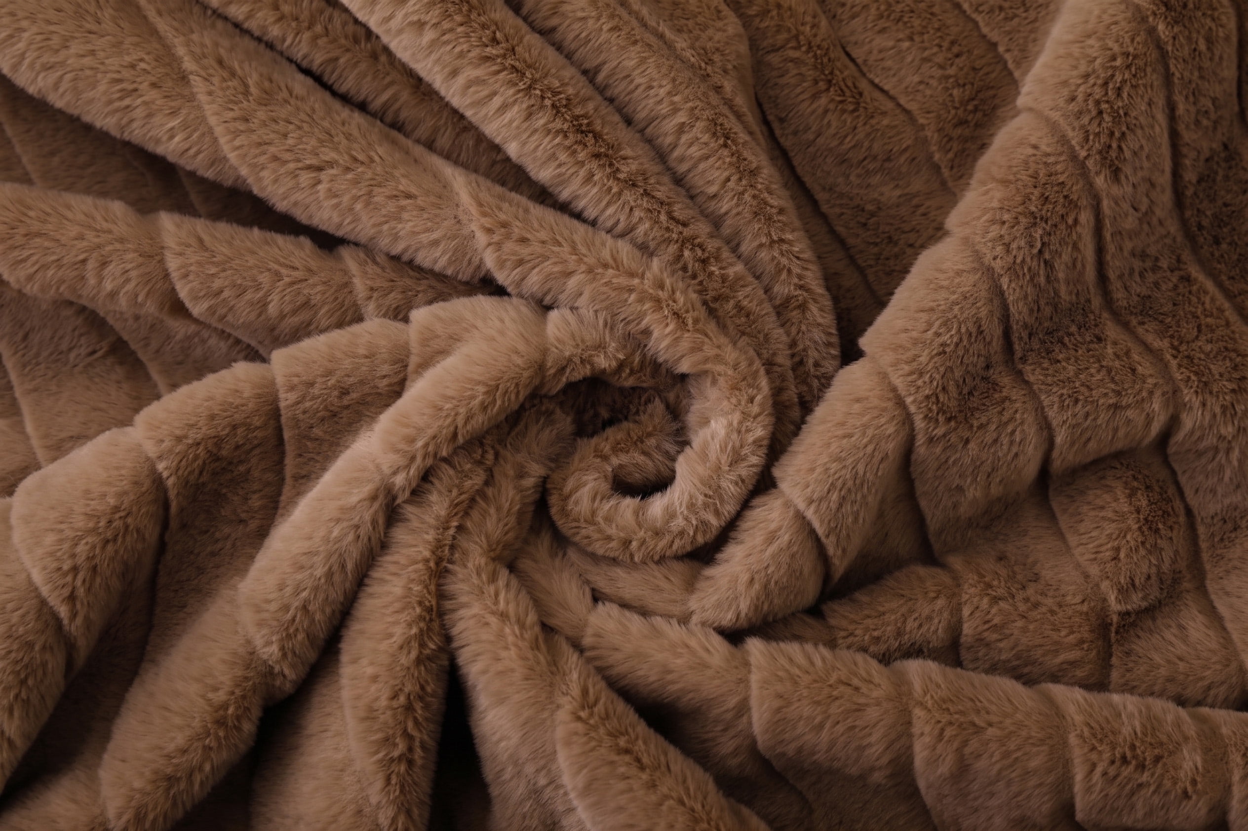Mainstays Stripe Faux Fur Dual Layer Throw, Brown, 50 in x 60 in