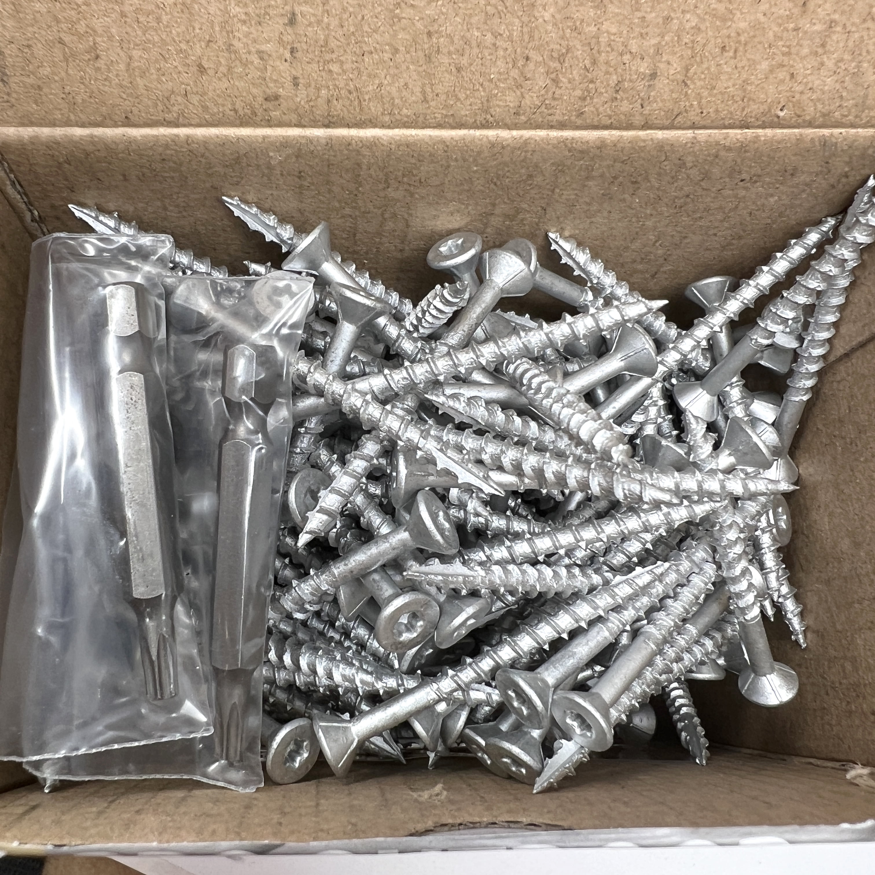 770 pcs Huttig-Grip 2 in x 8 Outdoor Decking Screws Coarse Thread Torx Drive 5lb