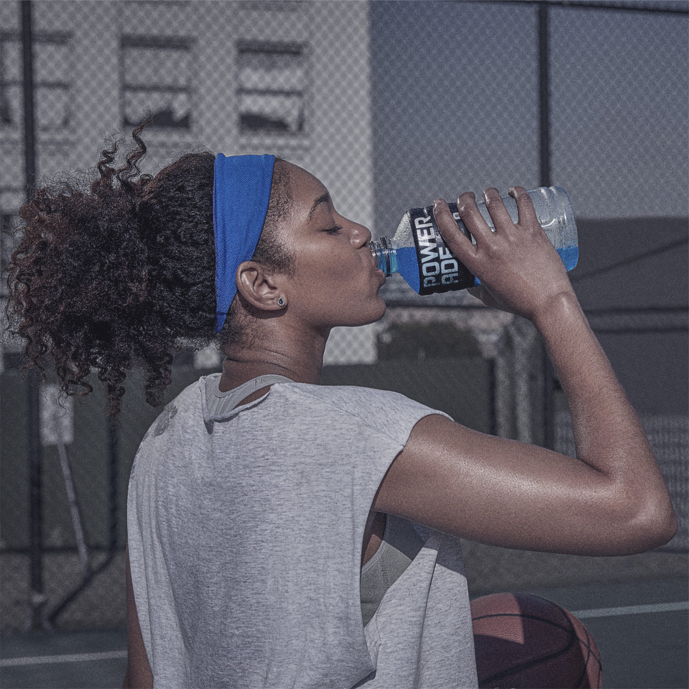 POWERADE Mountain Berry Blast, ION4 Electrolyte Enhanced Fruit Flavored Sports Drink w/ Vitamins B3, B6, and B12, Replenish Sodium, Calcium, Potassium, Magnesium, 32 fl oz