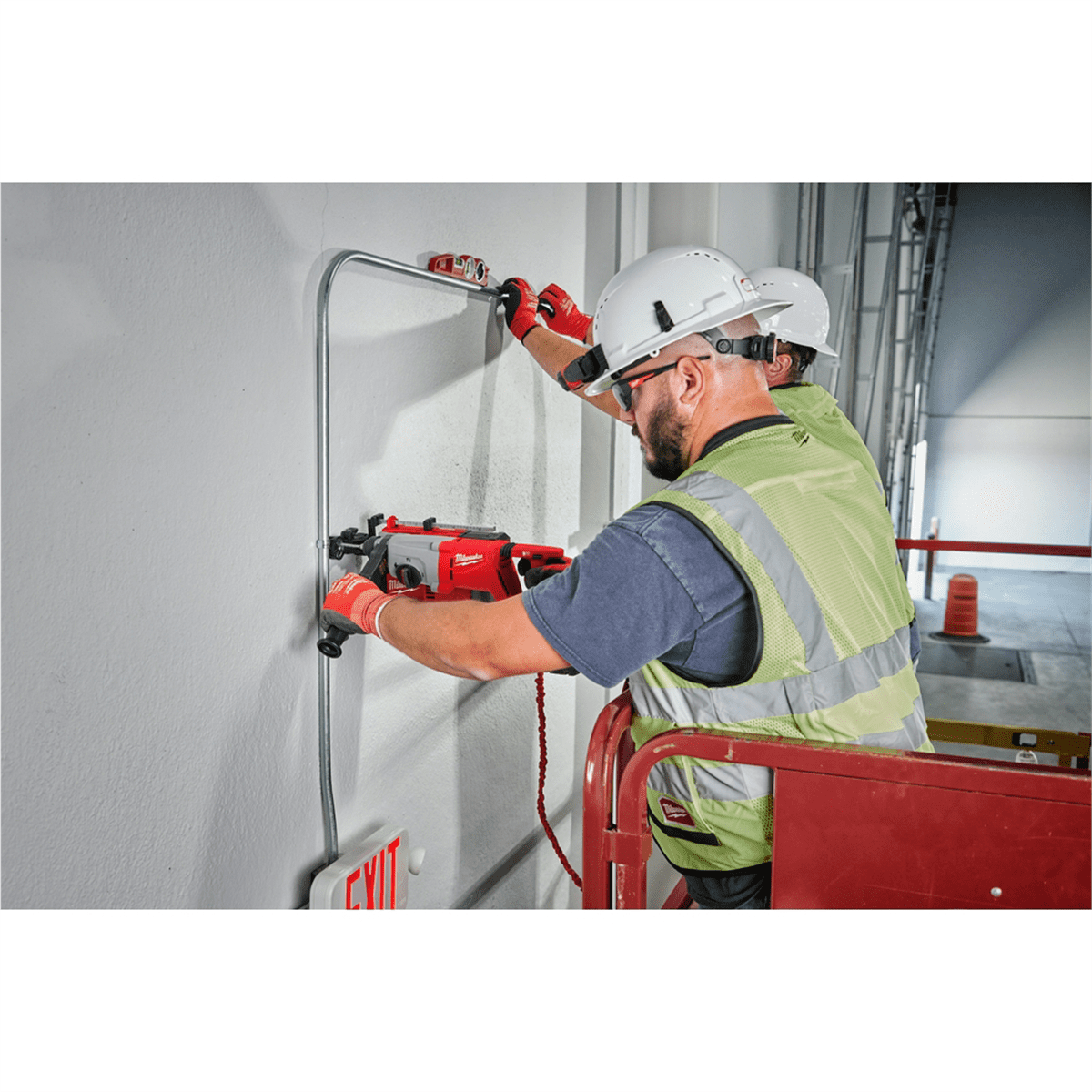 Milwaukee Tool M18 Brushless 1 SDS Plus D-Handle Rotary Hammer