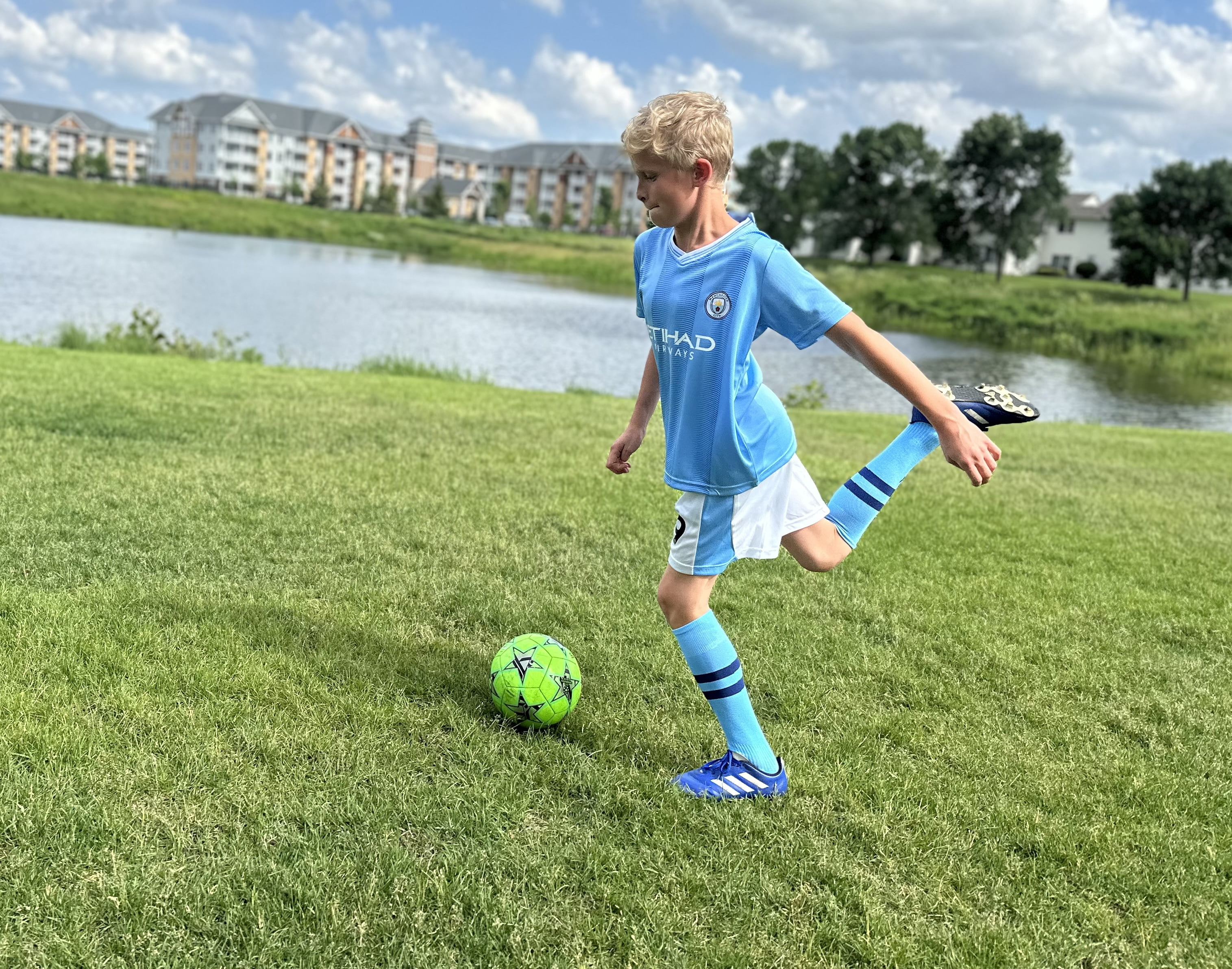 Soccer jersey set for kids/youth Haaland #9 size 28 10-11 years old
