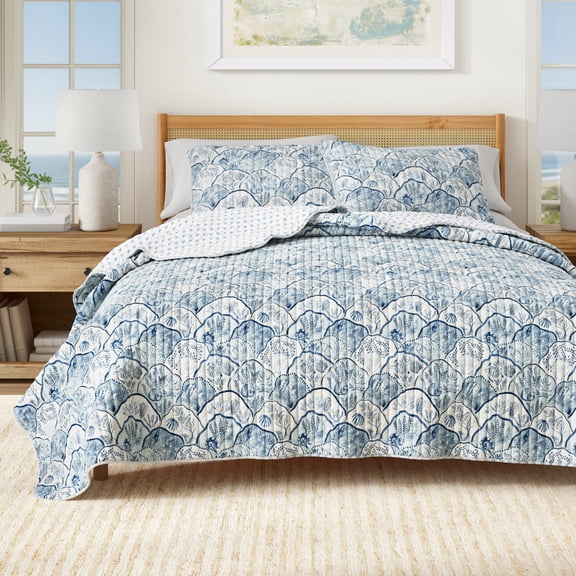 Coastal Quilt Set - Lightweight, Soft, All-Season - 2-Piece Reversible Bedding Set (Twin / Twin XL, Harborview)