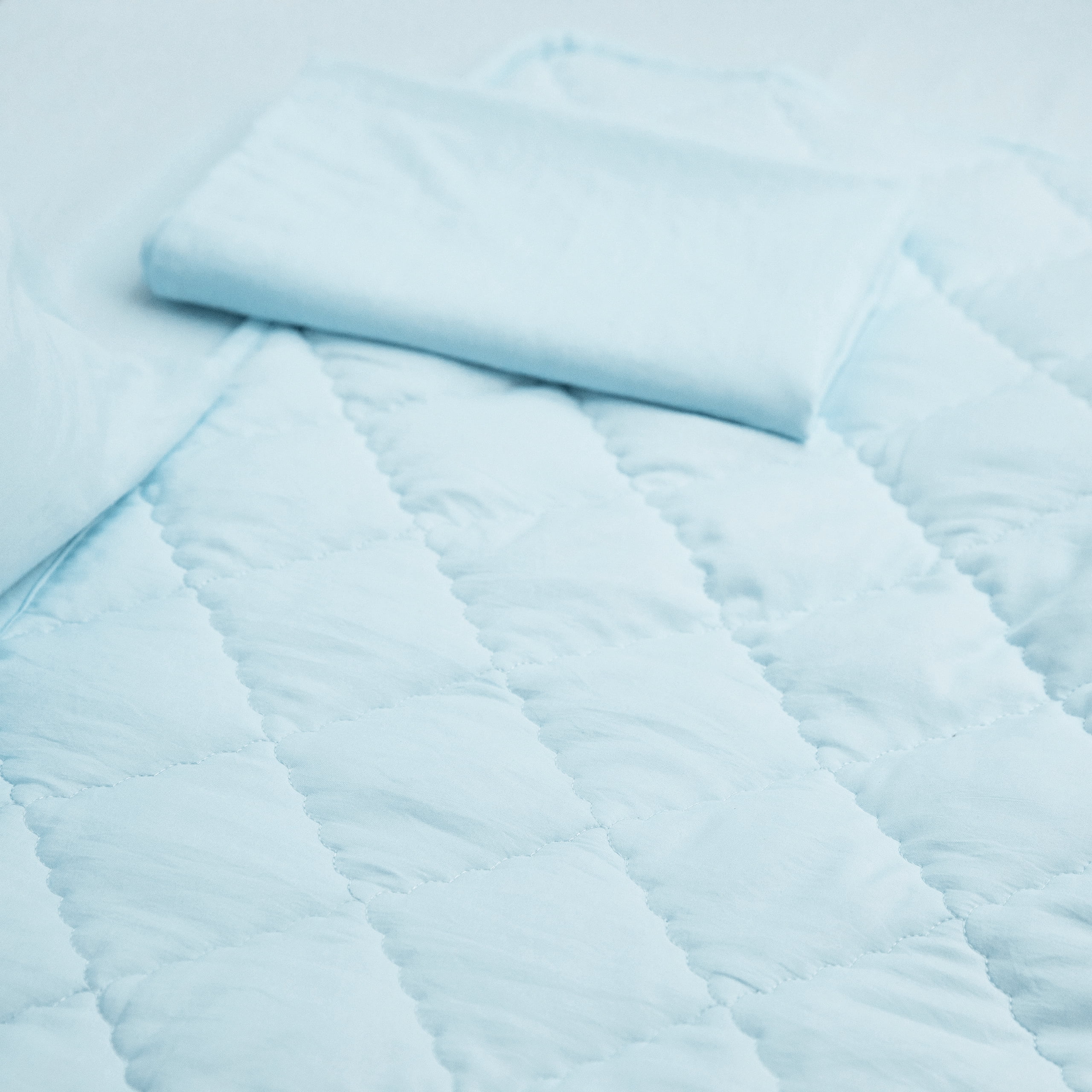 Organictune 4 Piece Microfiber Toddler Bedding Set, Breathable Crib Sheet Set for Boys and Girls, Includes Quilted Comforter, Flat Top Sheet, Fitted Sheet, Envelope Pillowcase, Aqua Blue