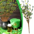 thumbnail image 1 of Adornos decorativos, regalos, decoraciones festivas. Colgante con esquejes simulados de San Patricio decorados con bayas verdes y flores artificiales., 1 of 9