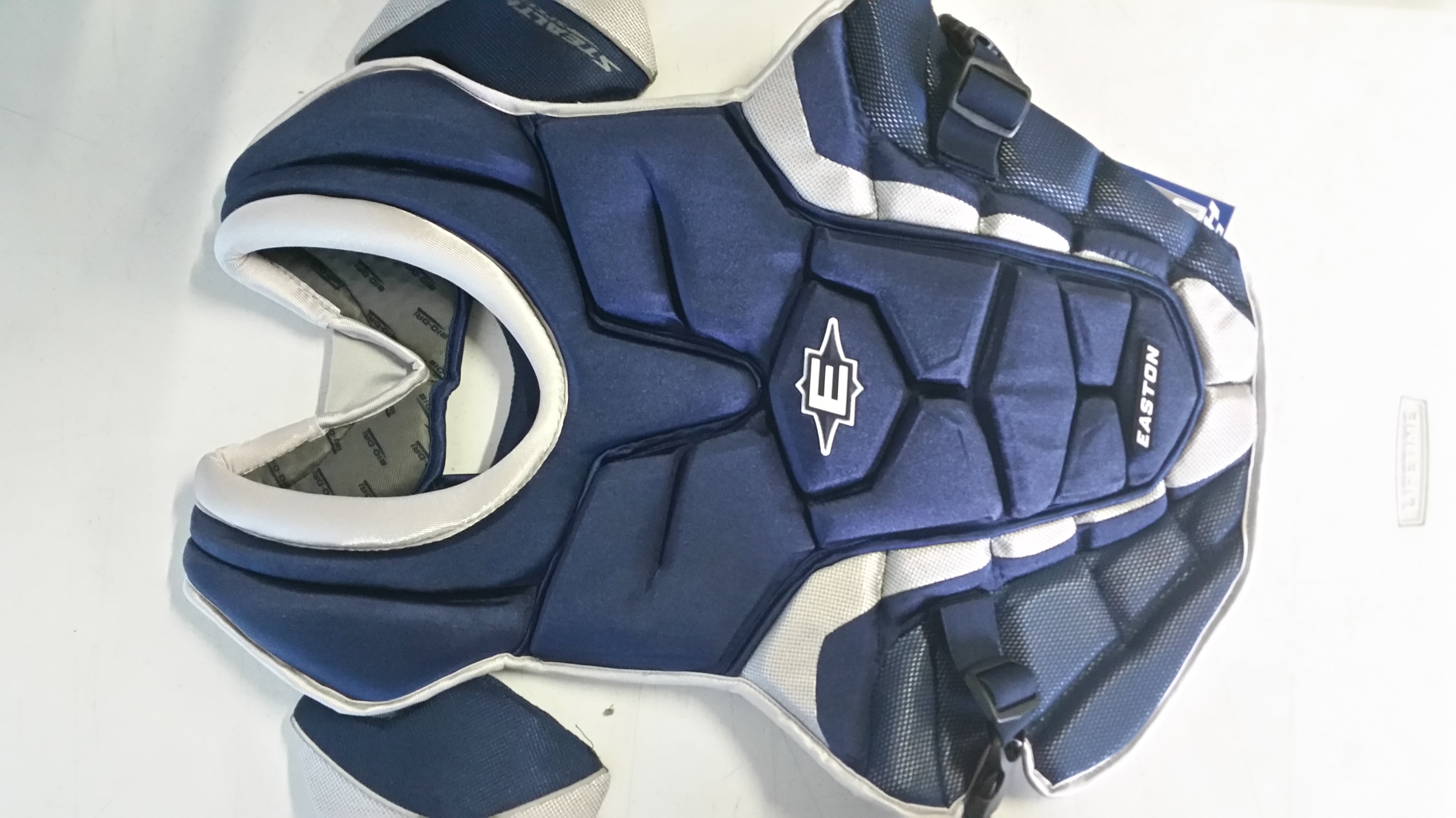 New Easton Chest Protector Stealth Speed A165060 17" Navy/Silver Adult