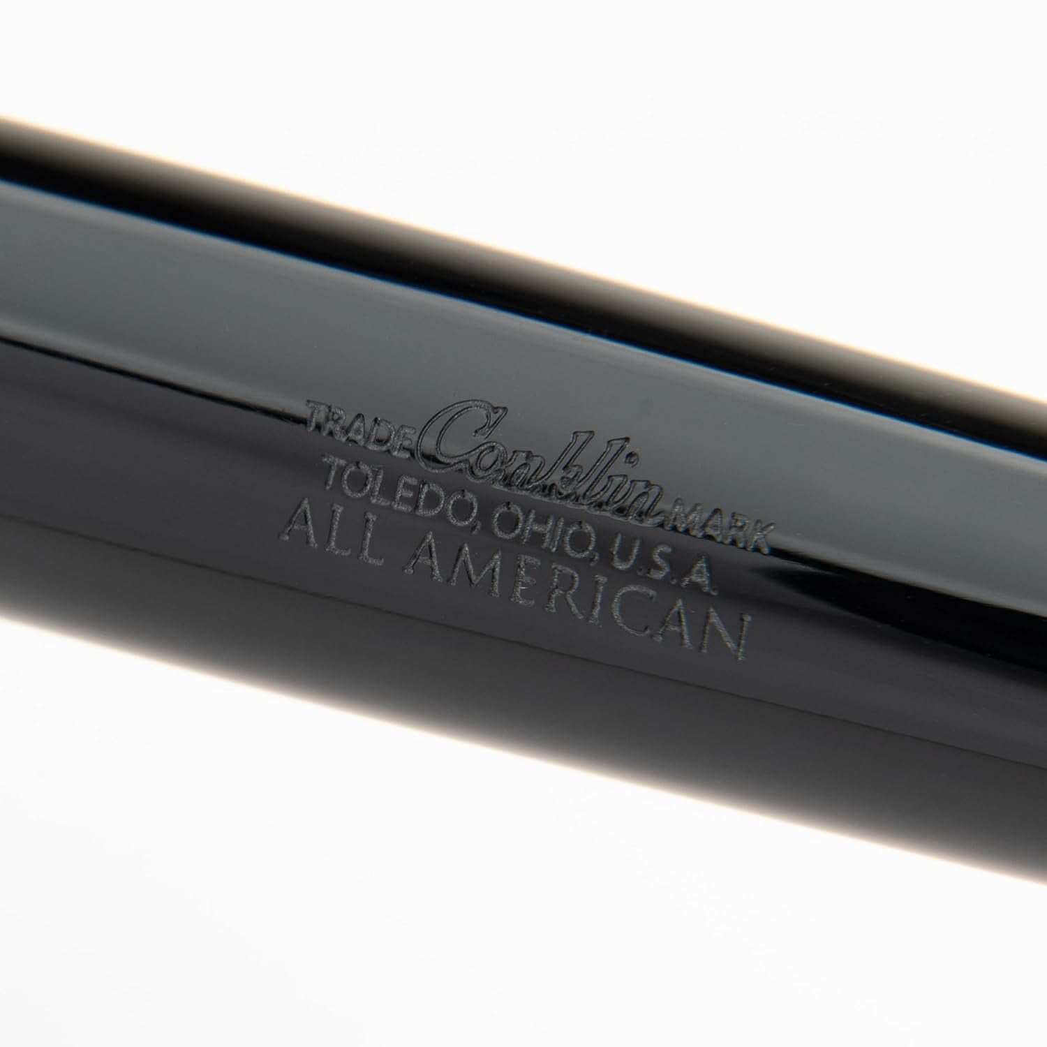 All American Fountain Pen in Black – Medium Nib, Timeless Design & Premium Craftsmanship Ideal Gift for Professionals Collectors