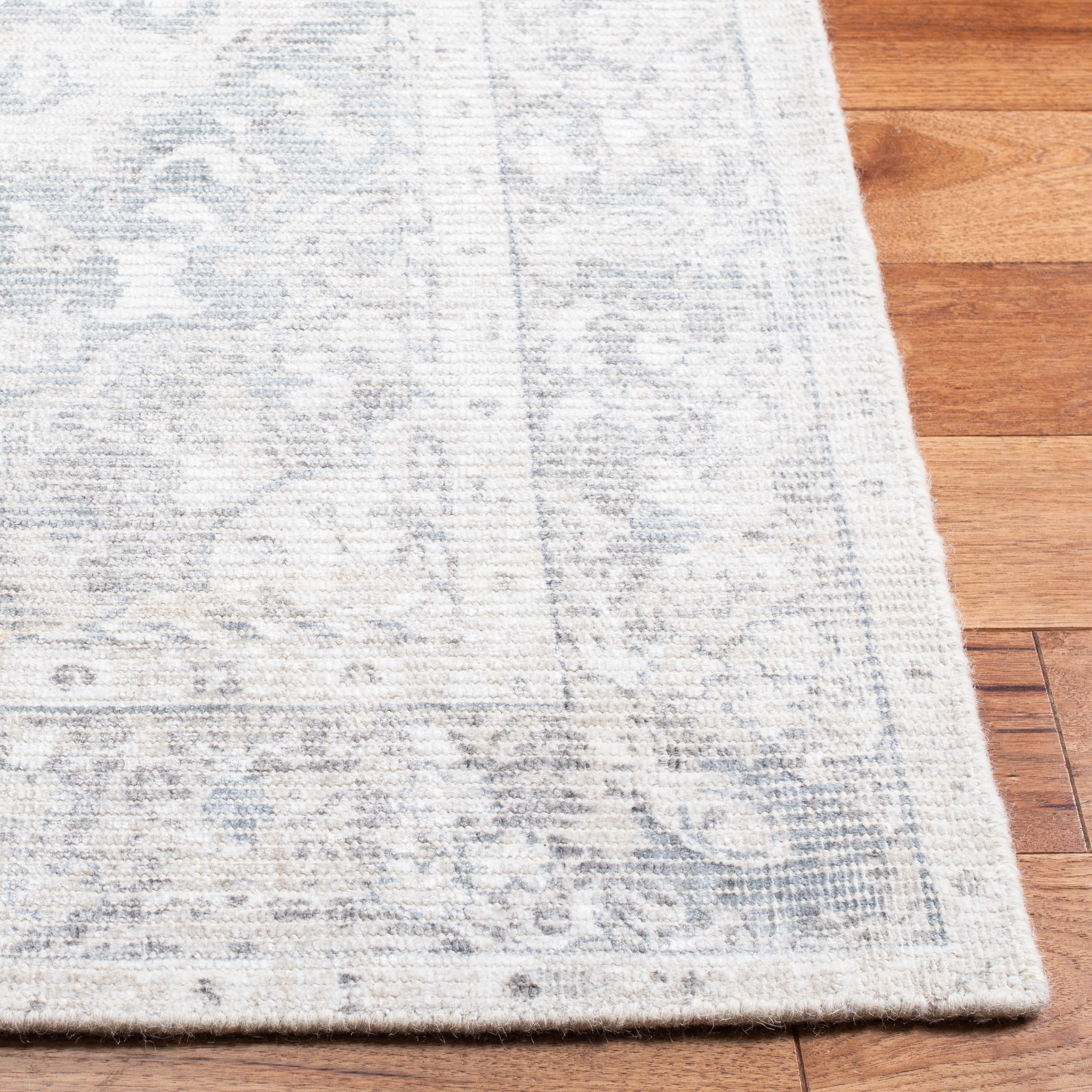 SAFAVIEH Restoration Vintage April Medallion Area Rug, Grey/Ivory, 6' x 6' Square