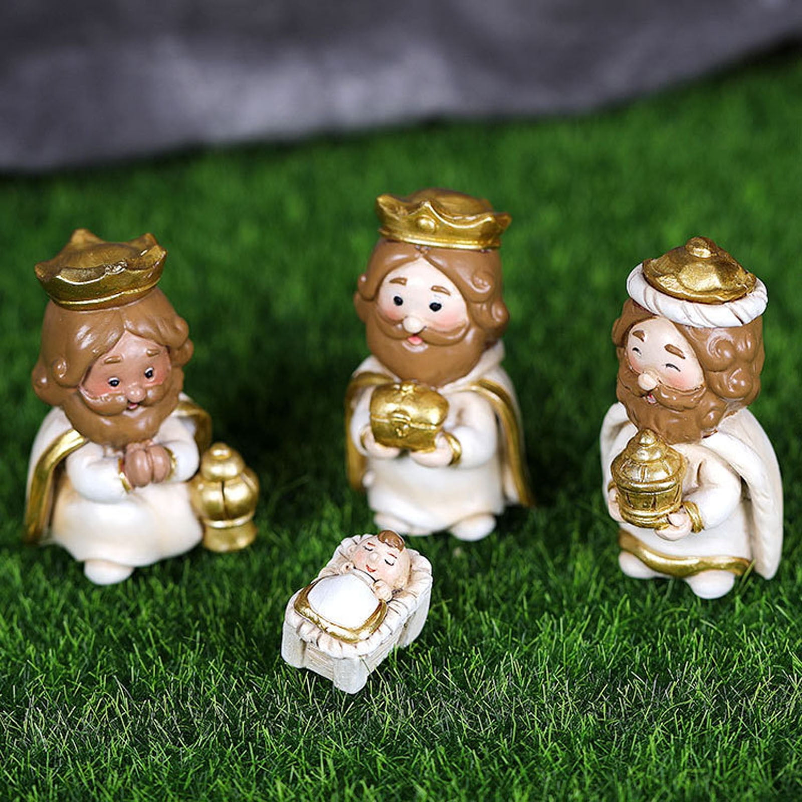 Leodye Mini Christmas Nativity Set,11 Pieces Little People Nativity Set,Christmas Decoration Miniature Nativity Set,Nativity Scene with Light 10 Rearrangeable Figurines Decor Tabletop Decor