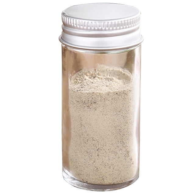 Bouteille d'Assaisonnement Réutilisable en Verre, Pot à Épices, Salière pour Cuisine. un Contenant à Épices en Verre Transparent au design Cylindrique, Mesurant 4,4 cm de Diamètre et 10,4 cm de Hauteur. le Pot A un Couvercle Vissé Blanc et Contient une Poudre d'Assaisonnement de Couleur Claire. Parfait pour l'Organisation de la Cuisine, le Rangement de condiments comme le Sel, le Sucre Ou les Épices, et Convient à la Maison, au restaurant Ou au camping.