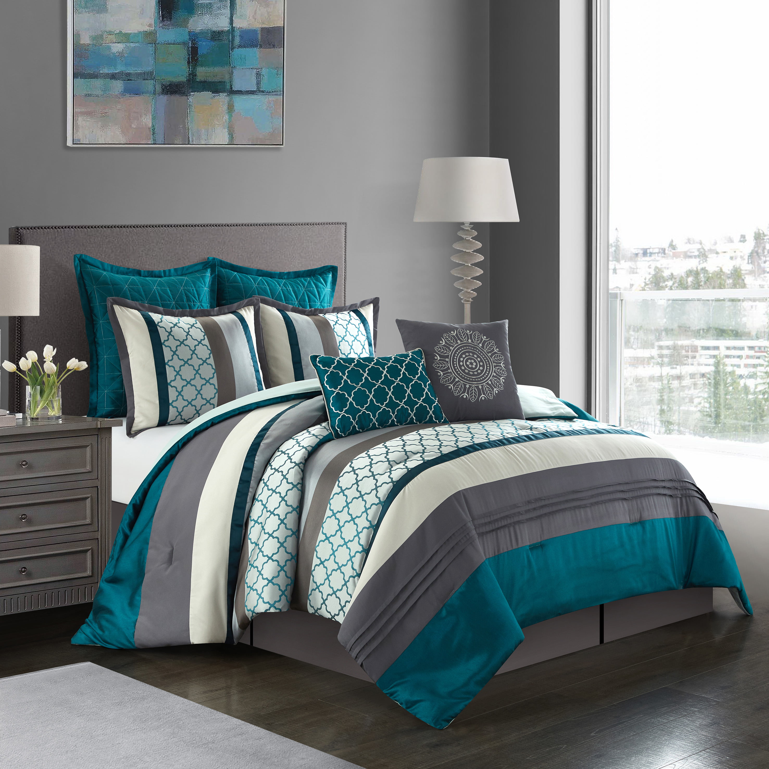 Luxurious Elegant Soft  8-Piece Peacock Teal  Bedding Comforter Set New. 