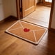thumbnail image 3 of Alfombrillas Felpudo de bienvenida con forma de corazón rojo de 60 x 90 cm con base de goma antideslizante para decoración de interiores y exteriores (1 unidad) JASKFLY, 3 of 6