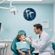 thumbnail image 2 of Reloj de pared Timethink Dental con dientes acrílicos de 30 cm para oficina, 2 of 9
