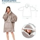 thumbnail image 4 of Sudadera Cobija Bluelander con Capucha, Manta Térmica, Unitalla, Gris Claro, 4 of 4