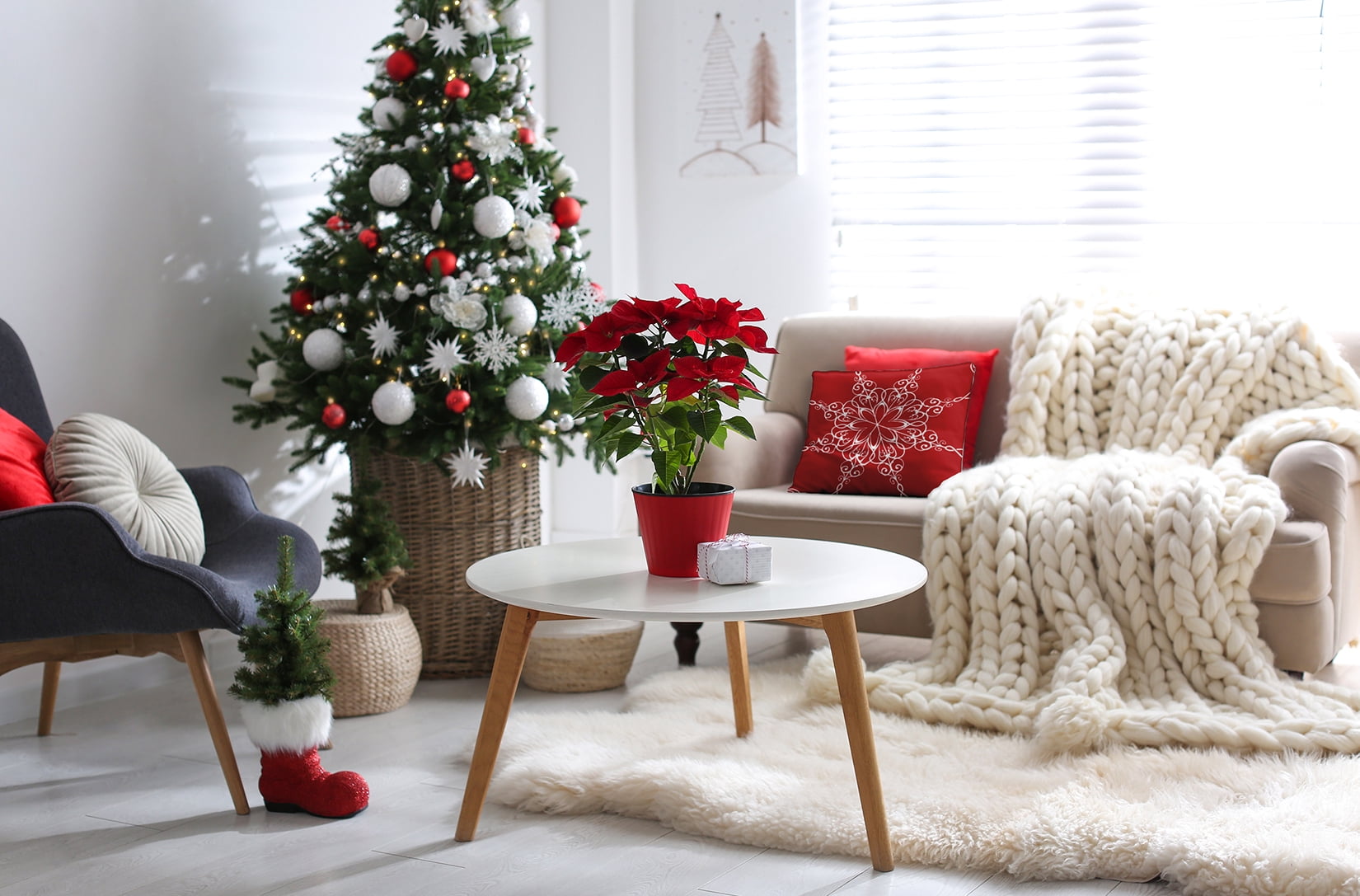 18" x 18" Simply Daisy Snowflake Polyester Accent Pillow, Bright Red (1 Count)