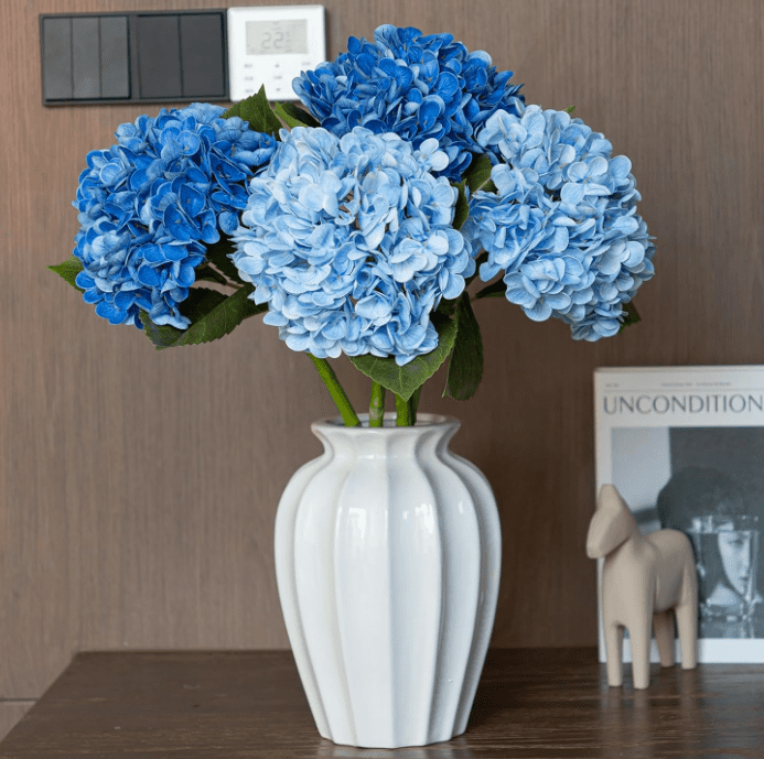 RuWeoMaa Real Touch Blue Hydrangea Artificial Flowers with Stems, Fake Silk Flowers for Outdoors, 1 Pcs Artificial Flowers for Home Decor Wedding Bouquets Centerpieces Vase