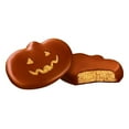 thumbnail image 4 of REESE'S Peanut Butter Pumpkins Halloween Candy, 68g, 4 of 5