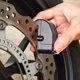 thumbnail image 4 of Bloqueo De Freno De Disco De Alarma Bloqueo de freno de disco de aleación de zinc antirrobo para motocicleta con alarma (negro), 4 of 4