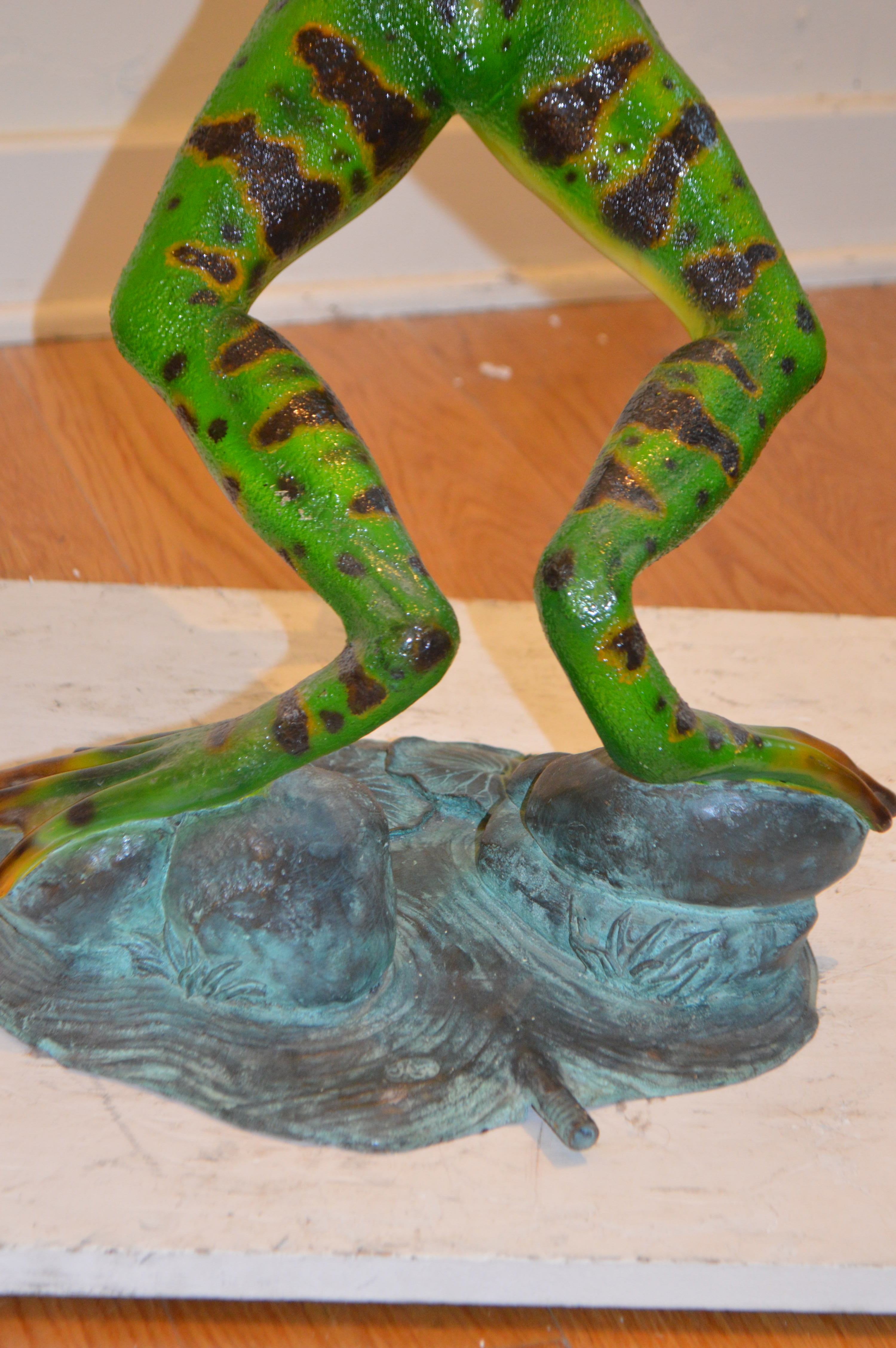 Nifao Jumping Frog – Outdoor Bronze Fountain, Garden Water Feature, 19"L x 12"W x 22"H
