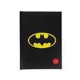 thumbnail image 1 of Cuaderno con imágenes de estrellas con el logotipo de Batman, tapa dura iluminada, 1 of 8