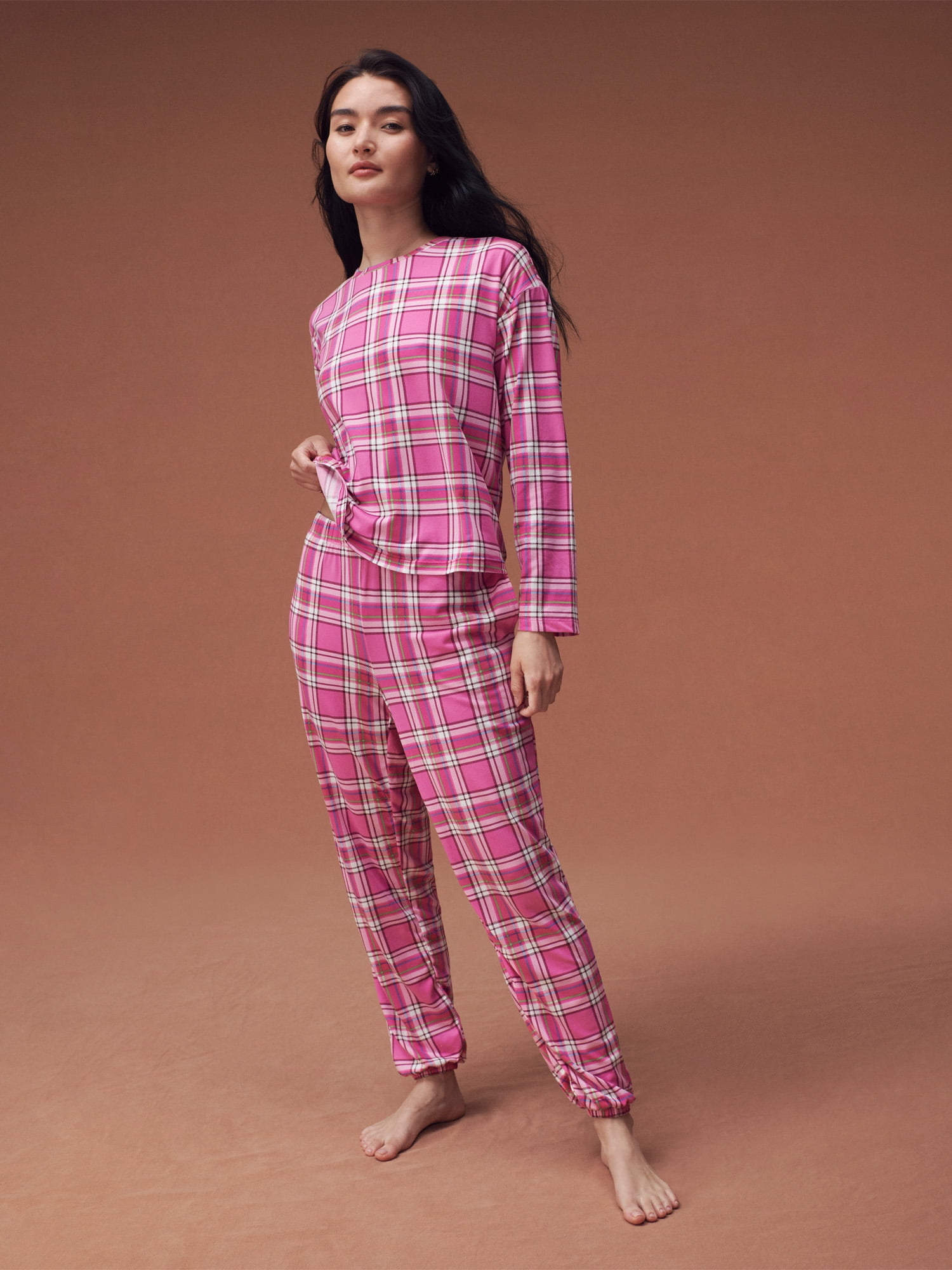 Joyspun Women’s Long Sleeve Tee and Joggers, 2-Piece Pajama Set, Sizes S-3X