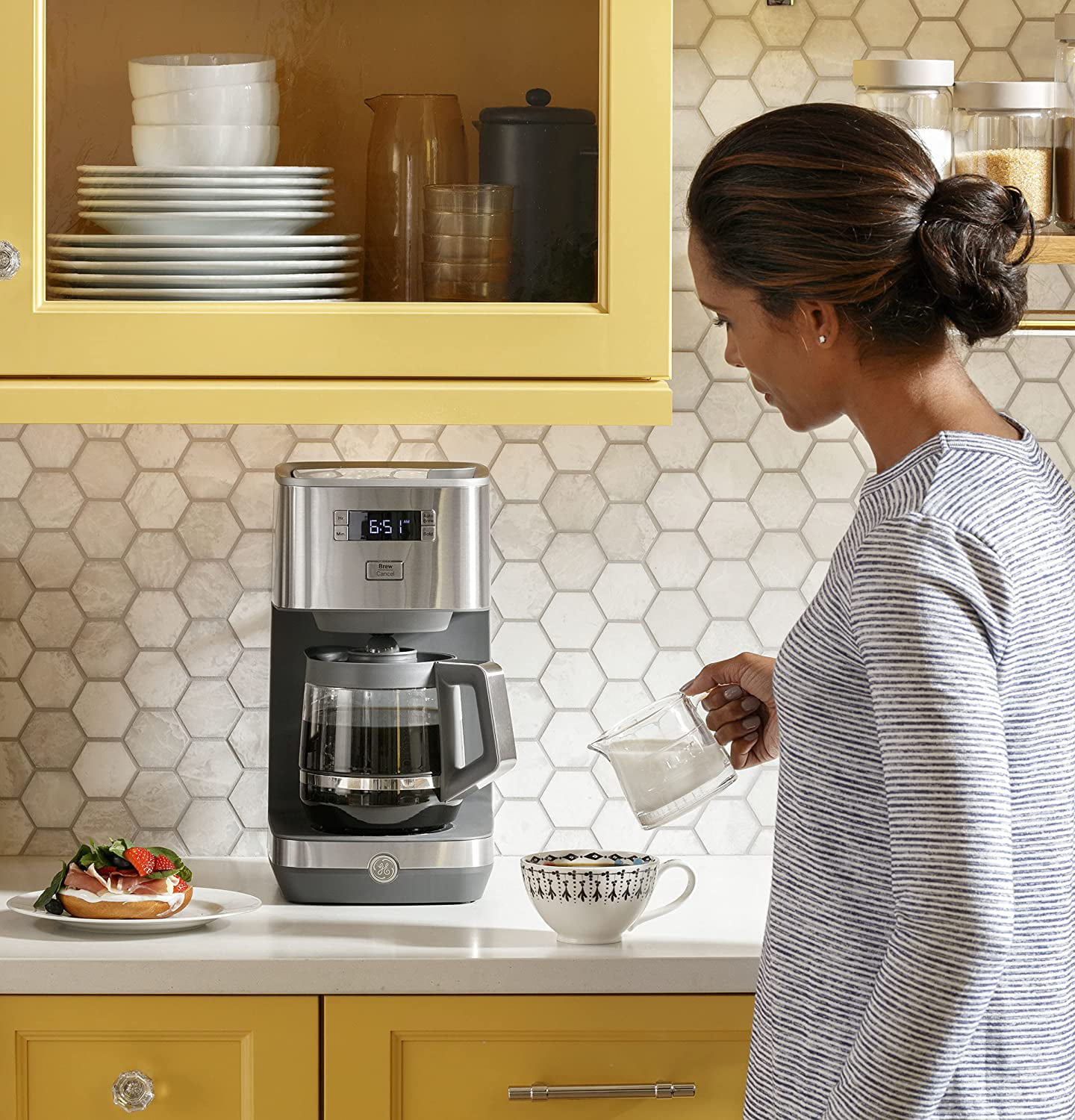 GE 12 Cup Drip Coffee Maker with Adjustable Keep Warm Plate - G7CDAASSTSS -  GE Appliances