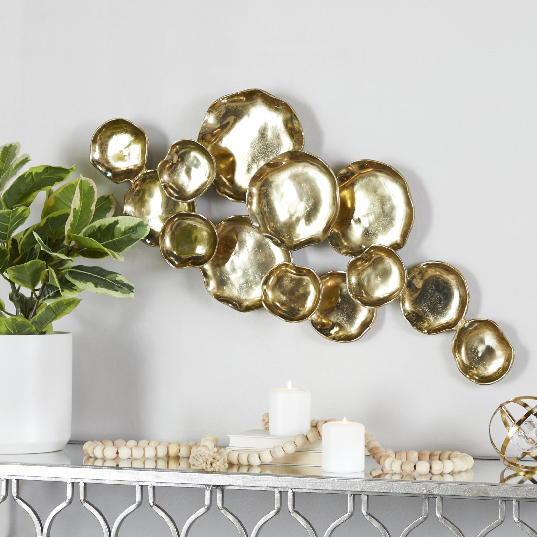 DecMode Gold Aluminum Metal Plate Wall Decor with Uneven Edges