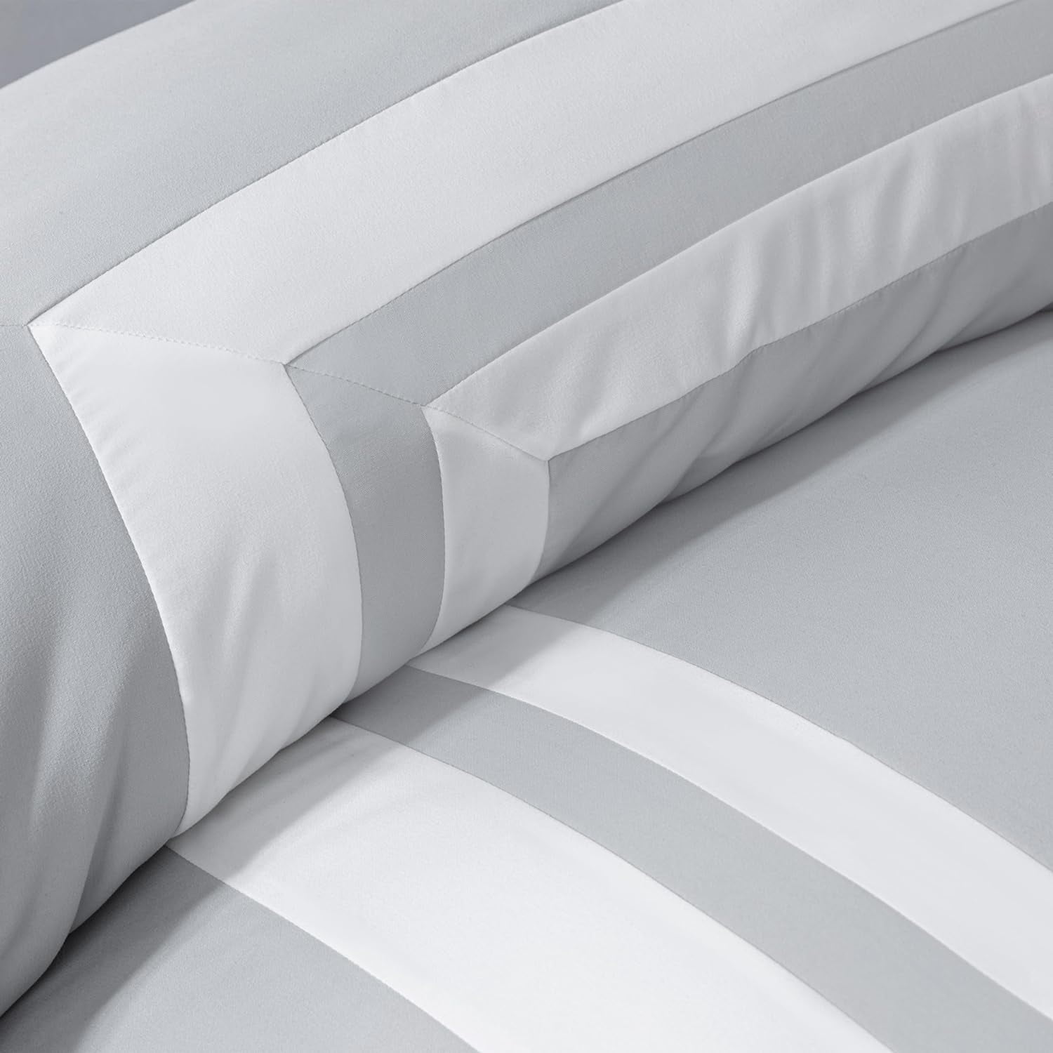 Chezmoi Collection Caprice 7-Piece Hotel Style Comforter Set California King Size, Silver/White Square Pattern Color Block Bedding w/Decorative Pillows, Luxurious Lightweight All Season Bed Set