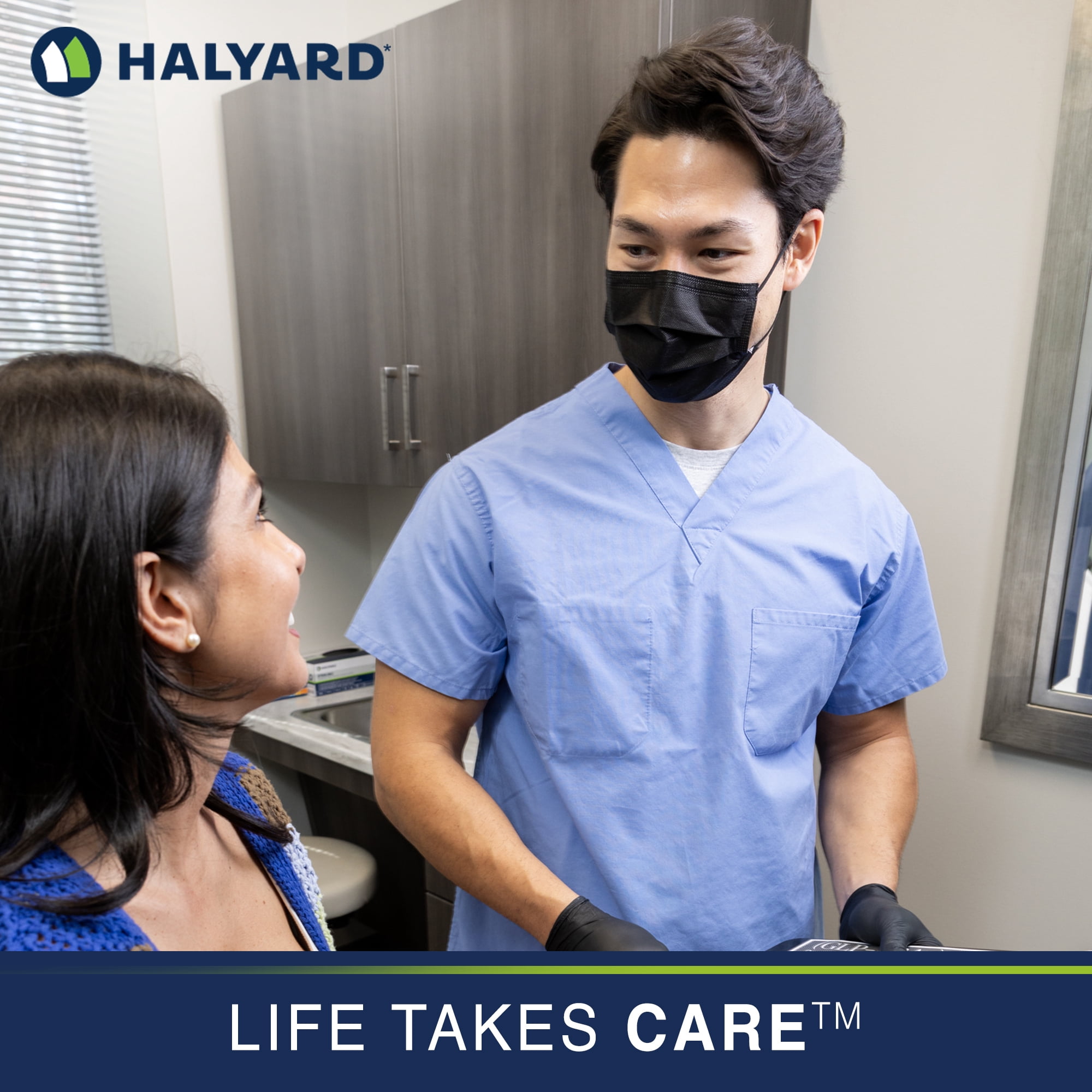 HALYARD Disposable Face Mask with Earloops, Fog-Free, Pleat Style, ASTM LEVEL 3 Procedure Mask, Healthcare, Medical, Dental – Black 49514 Case 500