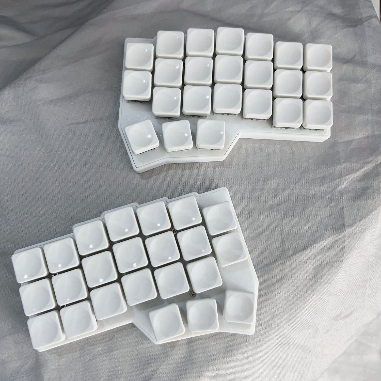 CORNE V4 Split Ergonomic Keyboard, 46-Key 40% Layout Low Profile Wireless Mechanical Keyboard with Hot-Swappable Switches, RGB Backlight, QMK/VIAL Programmable