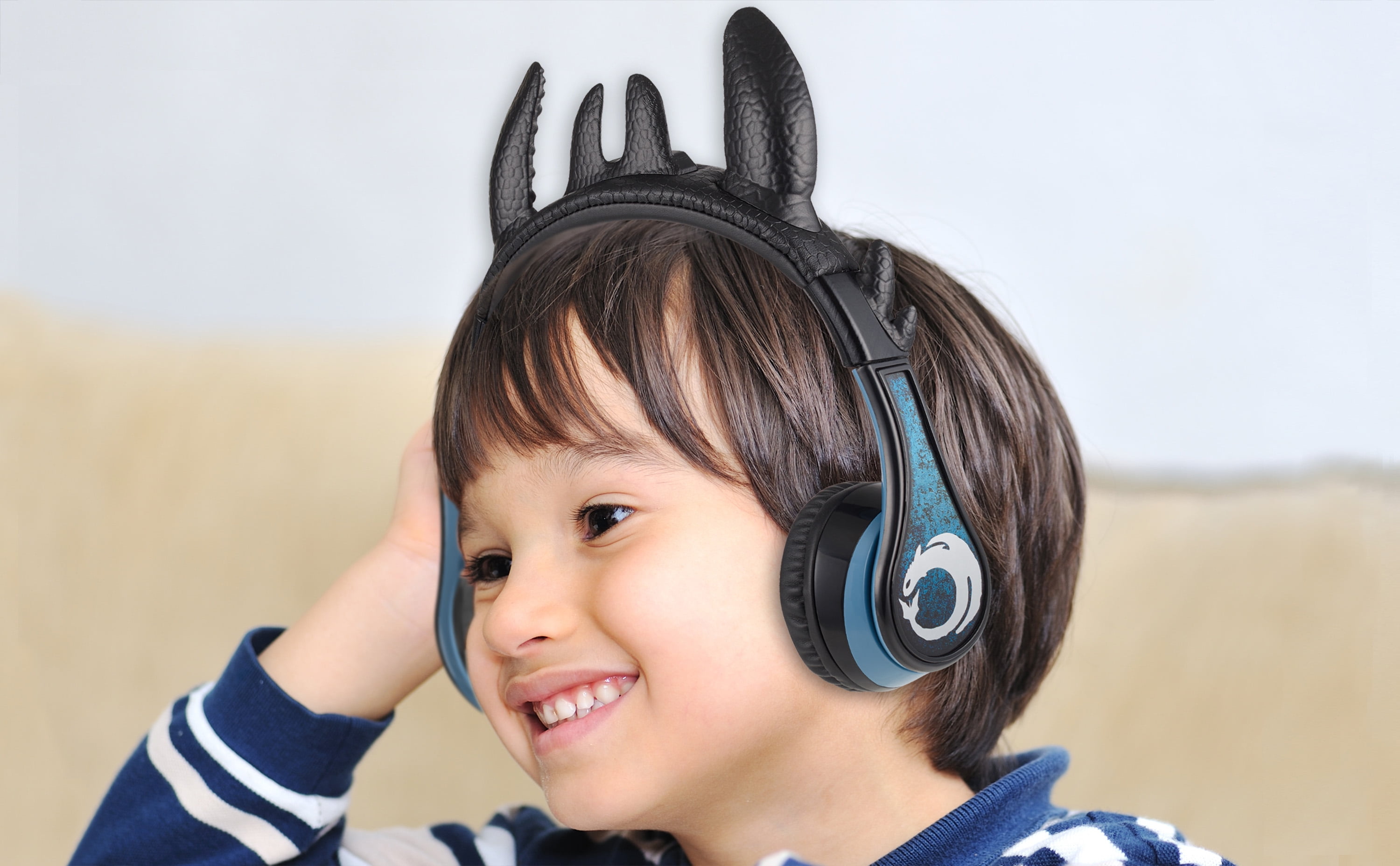 eKids How to Train Your Dragon Bluetooth Headphones with Microphone, Toothless Wireless Earphones Include Aux Cord