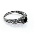 thumbnail image 4 of JeenMata Anillo de Compromiso con Filigrana Art Déco Milgrain de Diamante Negro Redondo de 1,75 Quilates y Moissanita Creado en Laboratorio para Mujer en Baño de Oro Negro de 18 K sobre Plata, 4 of 6