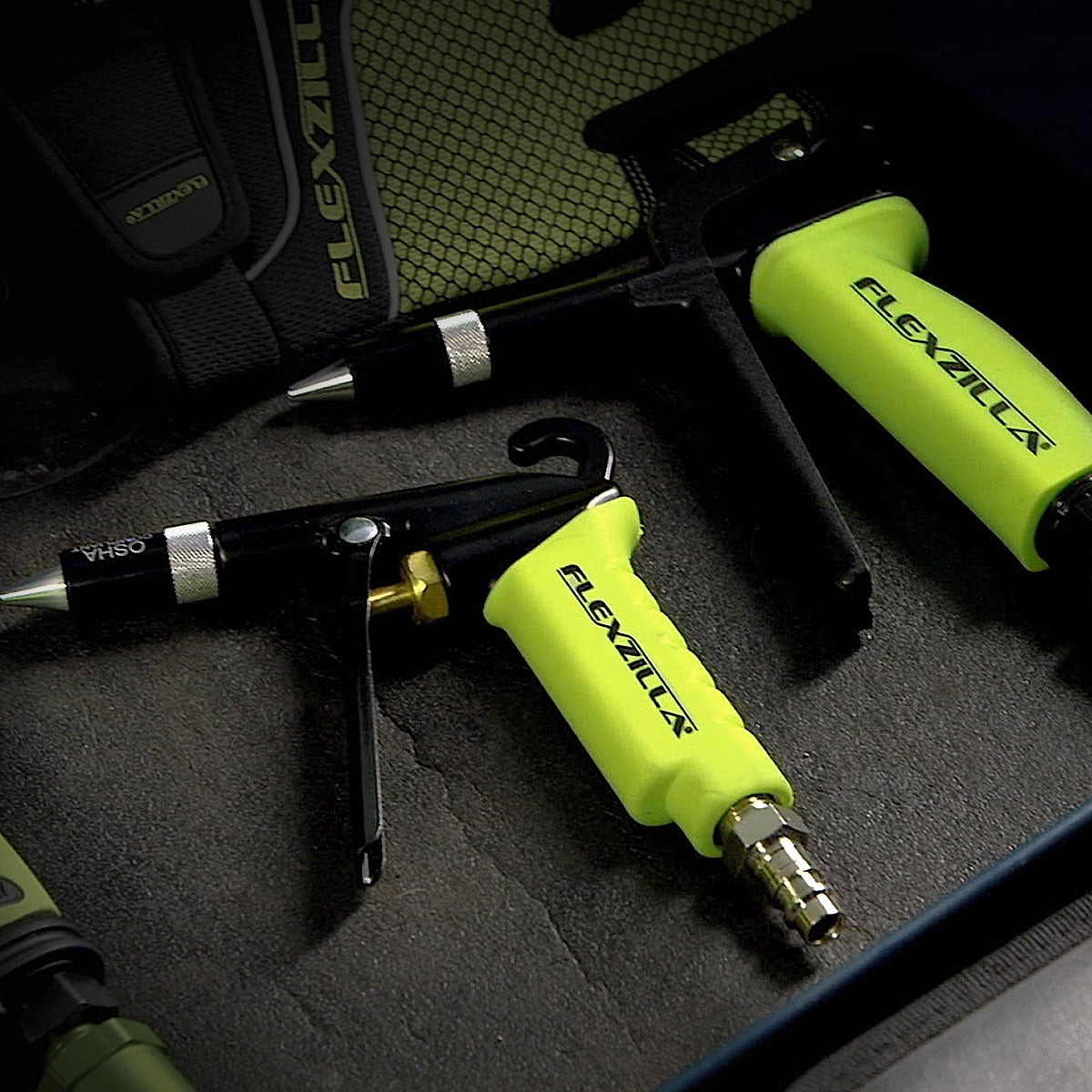 Flexzilla X3, Ergonomic ZillaGreen Blow Gun Kit 6-Piece Air Blow Gun 1/4 in Air Inlet Size MNPT