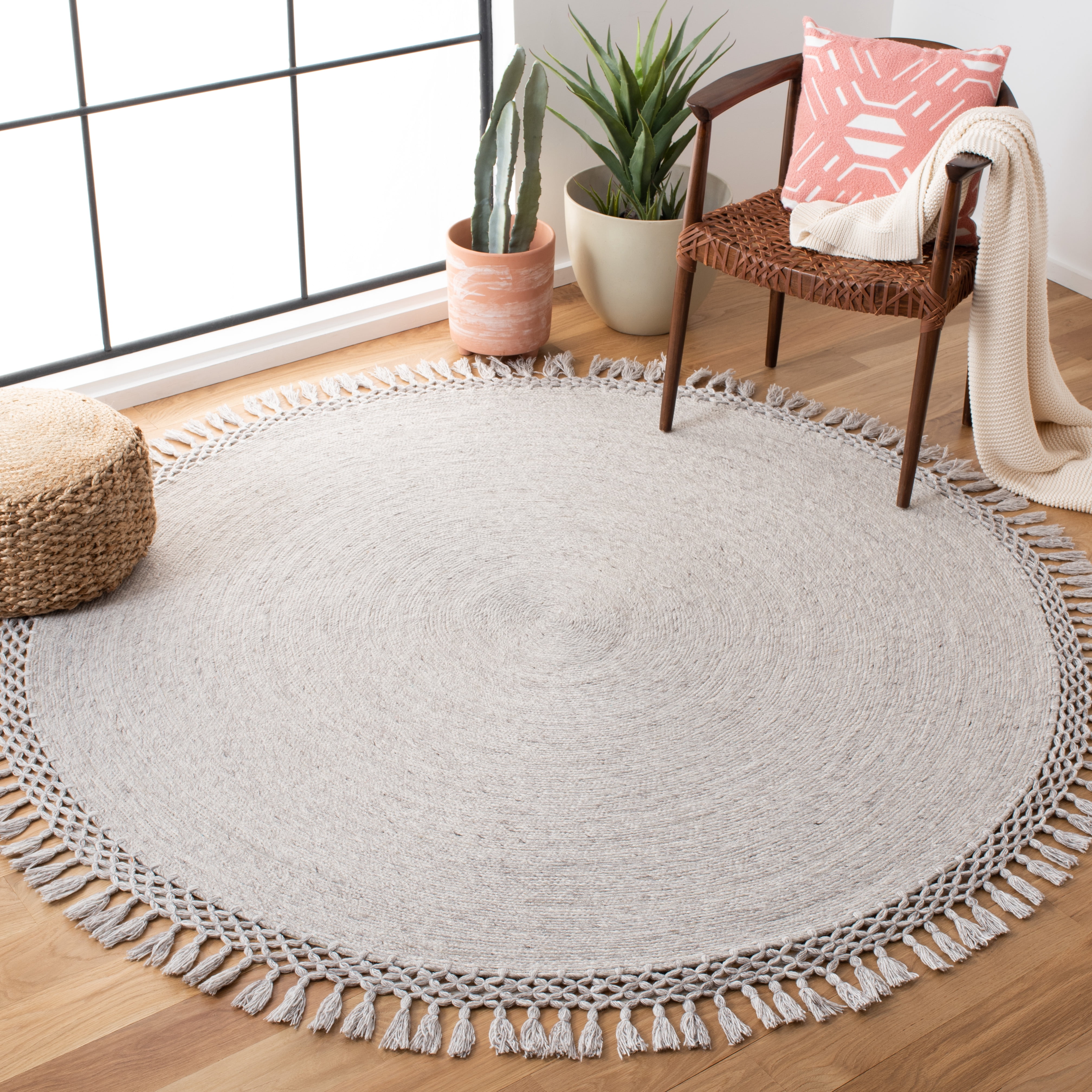 SAFAVIEH Sahara Michelangelo Solid Area Rug, Beige, 6' x 6' Round