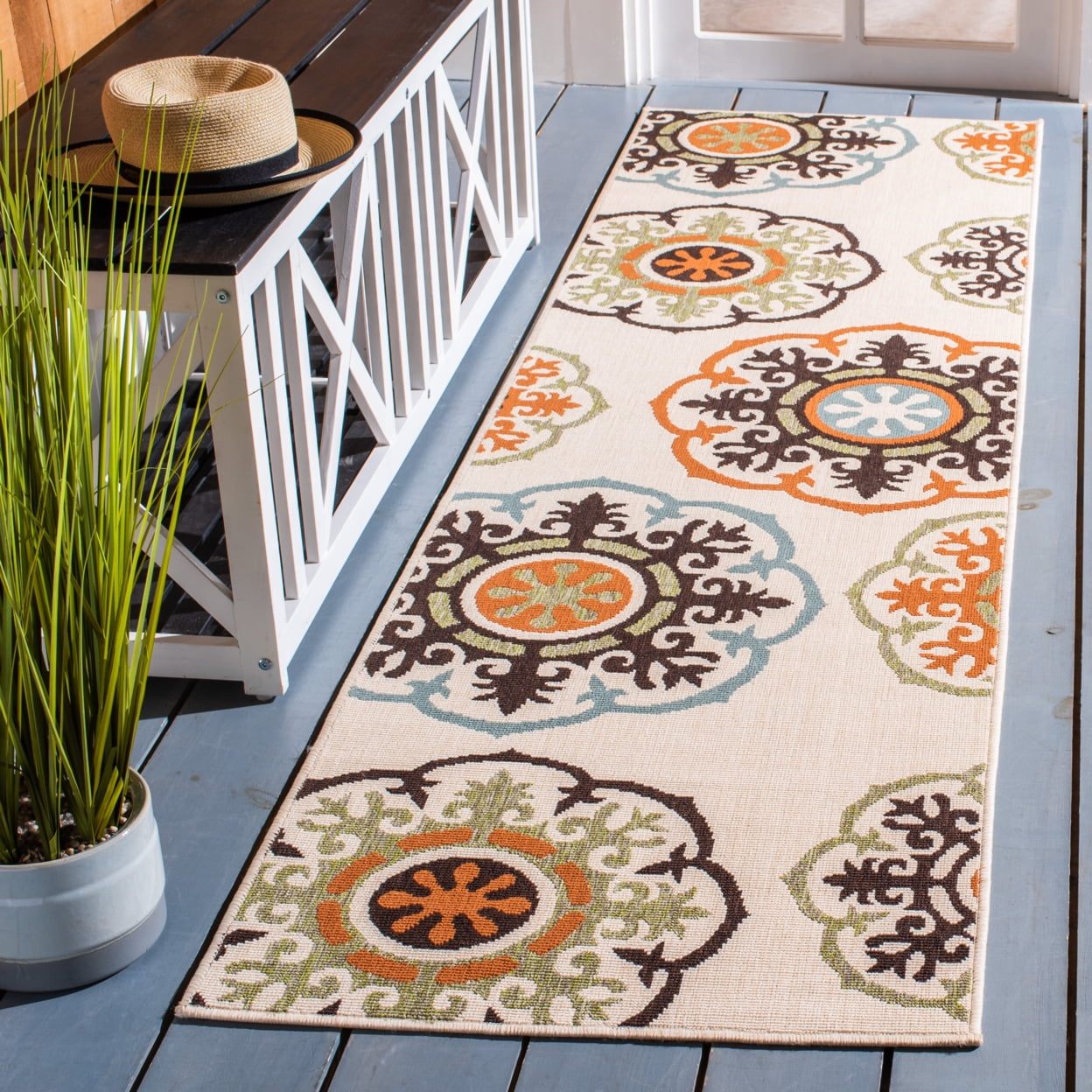 SAFAVIEH Veranda Maras Floral Indoor/Outdoor Runner Rug, Cream/Terracotta, 2'3" x 8'