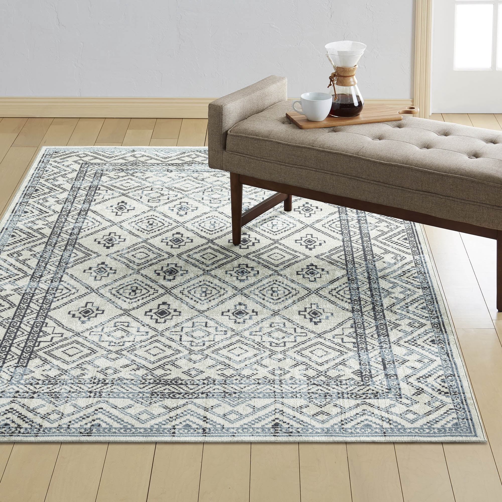 Everwash™ Treasure Cambria Southwest Geometric Machine Washable Area Rug, Beige/Navy Blue, 6'6"x9'2"