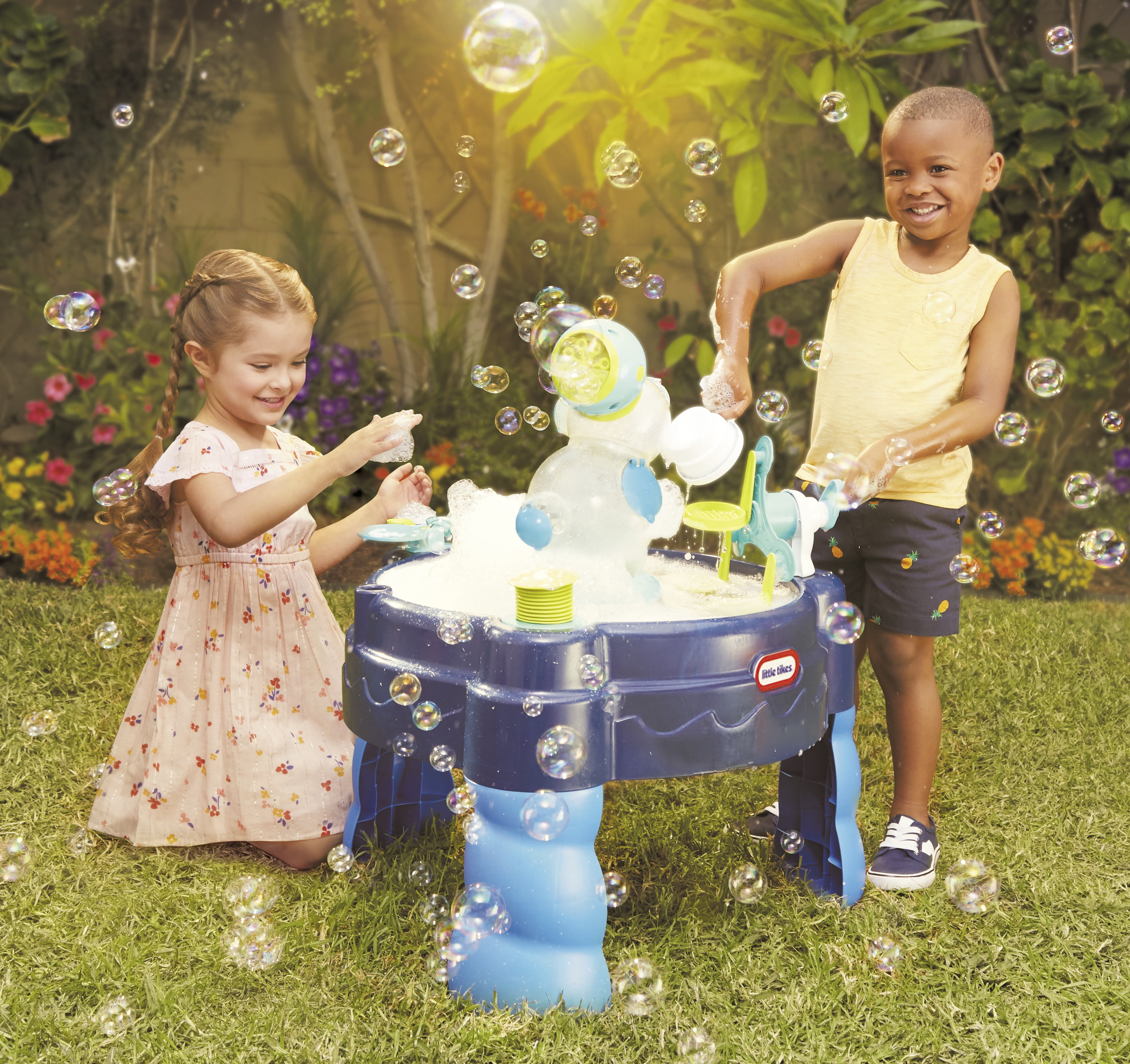 Little Tikes FOAMO 3-in-1 Water Table with Bubble & Foam Machine Activity and Accessory Set, Outdoor Water Toy Play Set for Toddlers Kids Boys Girls Ages 2 3 4+ Year Old