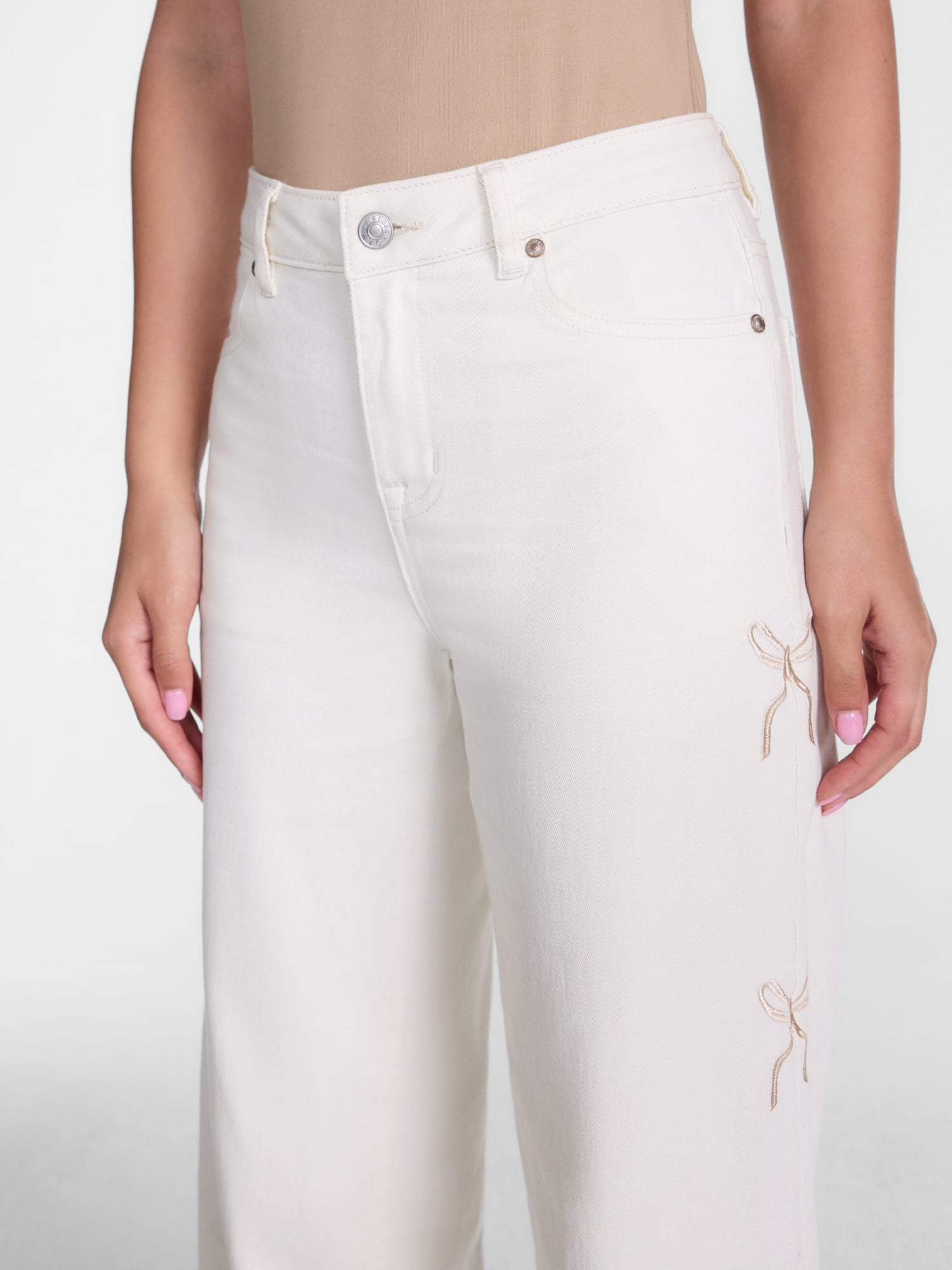 Madden NYC Women’s Ultra 90's Jeans with Bow Embroidery, 32'' Inseam, Sizes 00-18