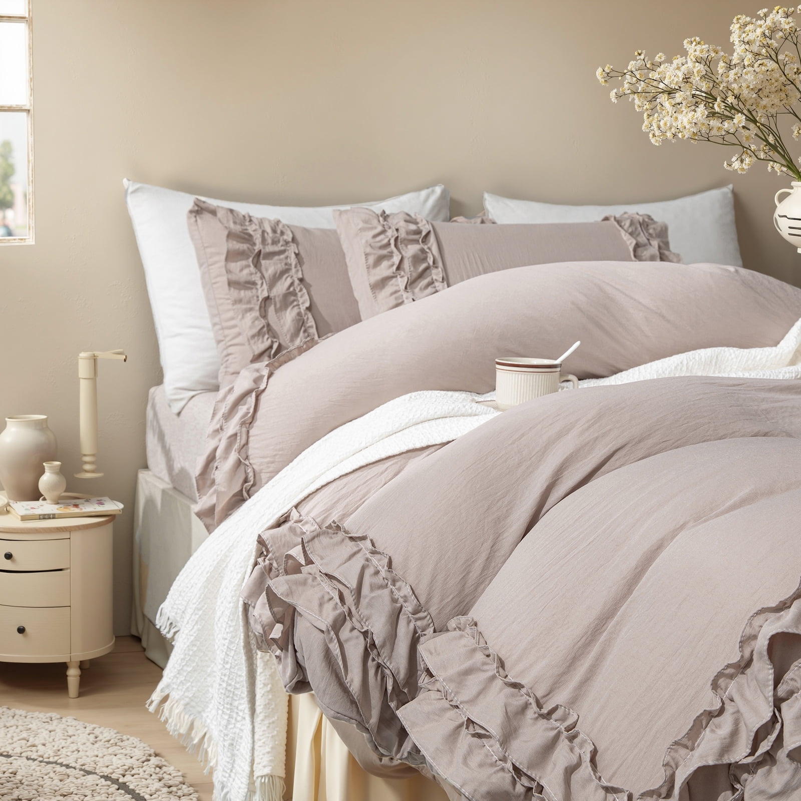 Boho Ruffled Comforter Set Super Soft Cozy Bedding Set with Pillowcases Elegant Chic Bedroom Decor Rustic Farmhouse Quilt Comforter 3 Pcs Set