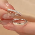 thumbnail image 4 of Anillo de bodas pequeño brillante de plata esterlina S925 para parejas, anillo de fila con diamantes de moissanita, anillo de pareja a juego para mujer, 4 of 5