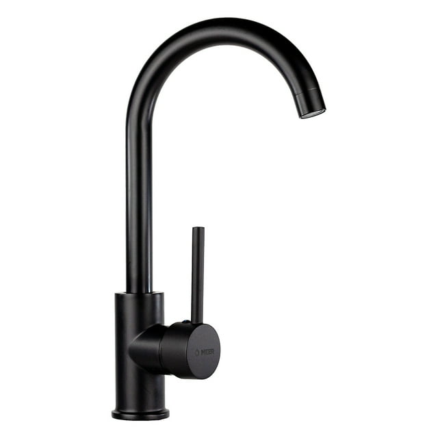 mezcladora monomando para fregadero meer mzm8112 color negro mate, vista frontal 3/4 con cuello alto en arco y palanca lateral vertical; cuerpo cilíndrico con acabado negro mate y aireador visible en la boquilla, logotipo Meer en el casquillo; instalación rápida y diseño ahorrador de agua, adecuada también para cocinas pequeñas por su tamaño compacto.