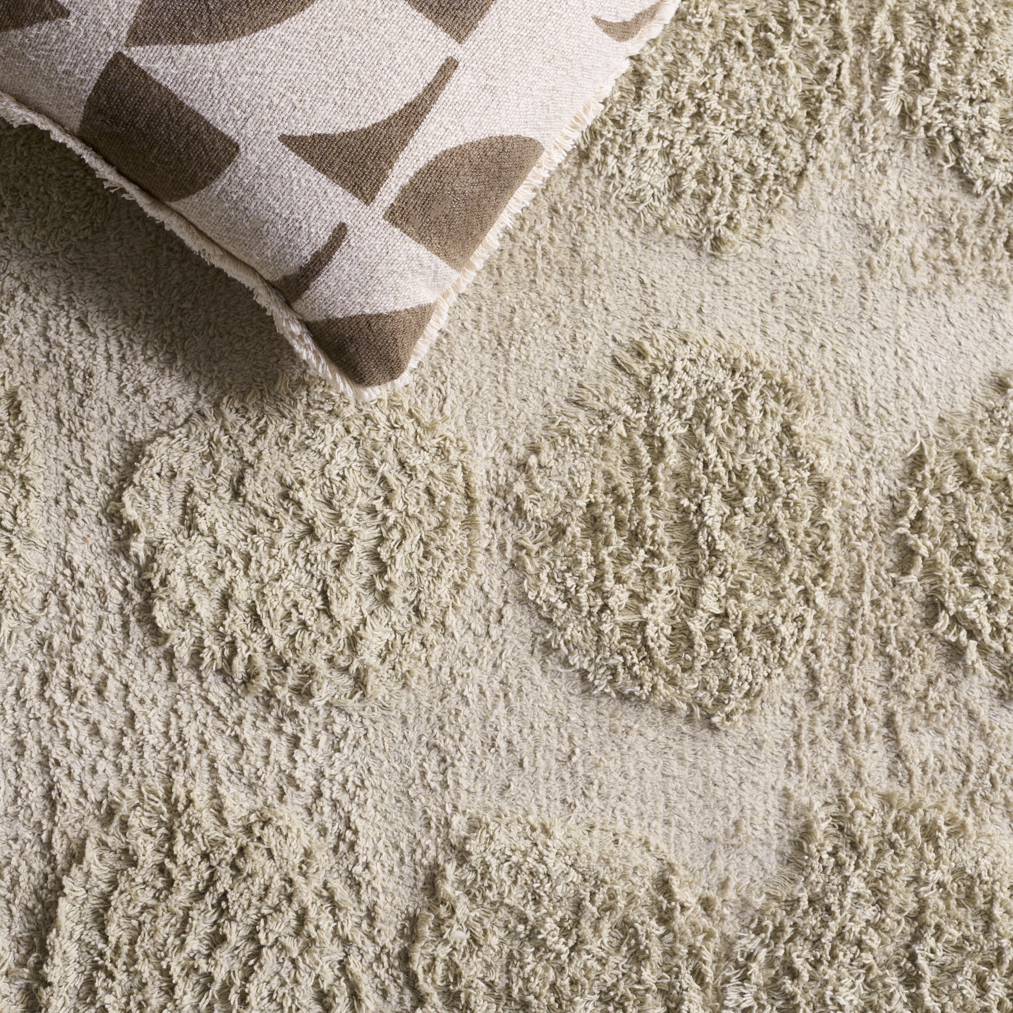 Safavieh Easy Care Nader Solid Machine Washable Runner Rug, Sage, 2'3" x 9'