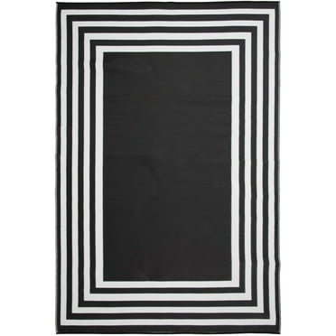 7'x10' Black and White Border Outdoor Plastic Rug 119.80 x 83.90 x 0.10 Inches