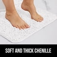 thumbnail image 3 of Alfombra de baño Gorilla Grip, gruesa, suave y absorbente, de chenilla blanca, 3 of 9