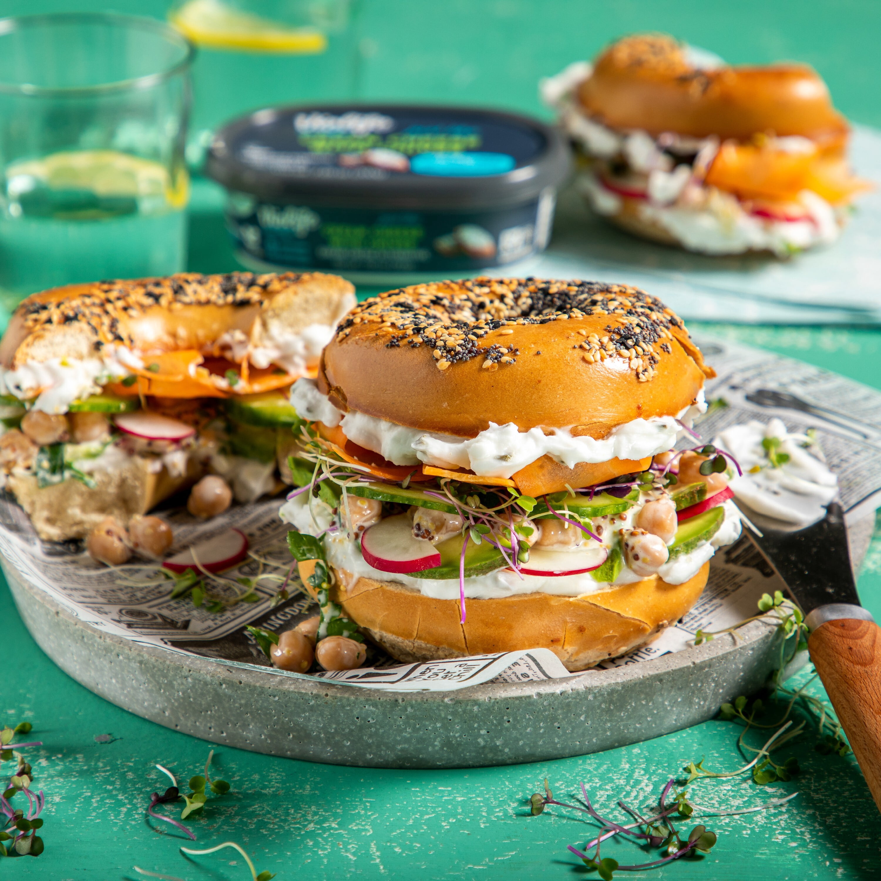 Violife Just like Cream Cheese - with Chives, Dairy-Free Vegan, 7.05 oz Tub (Refrigerated)